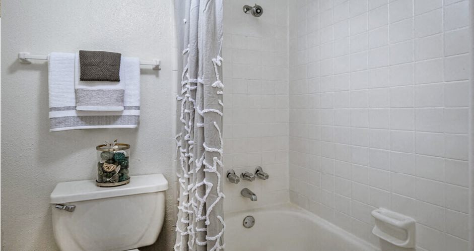 Woodlake Oaks Apartments Image 10
